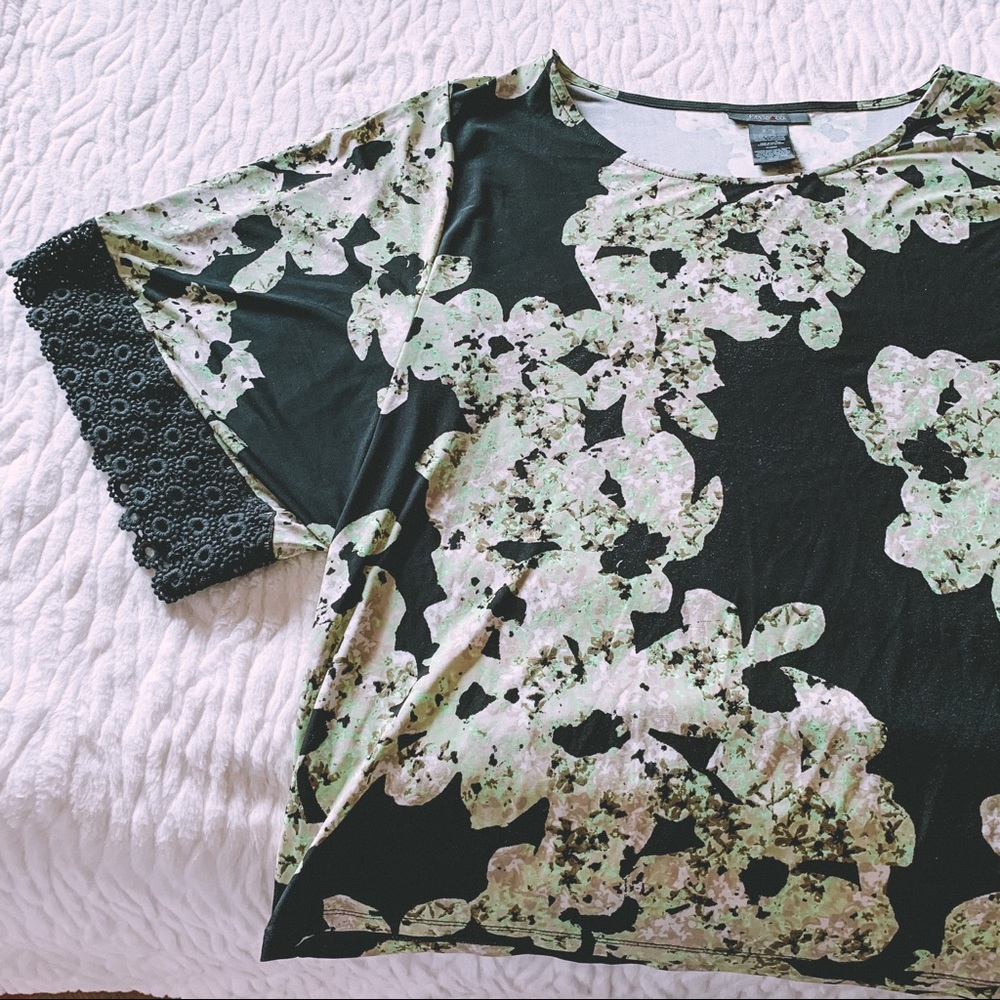 Green Patterned Top with Lace Sleeves